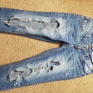 Adorable ripped Capri's